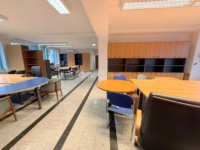 Kiadó kereskedelmi és ipari ingatlan Nyíregyháza 145 nm