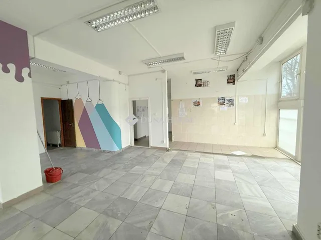 Kiadó kereskedelmi és ipari ingatlan Nyíregyháza 100 nm