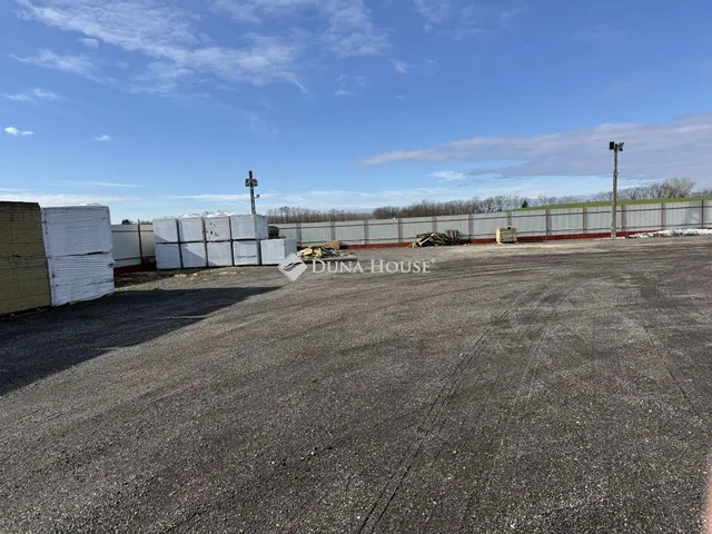 Eladó kereskedelmi és ipari ingatlan Nyíregyháza 6000 nm