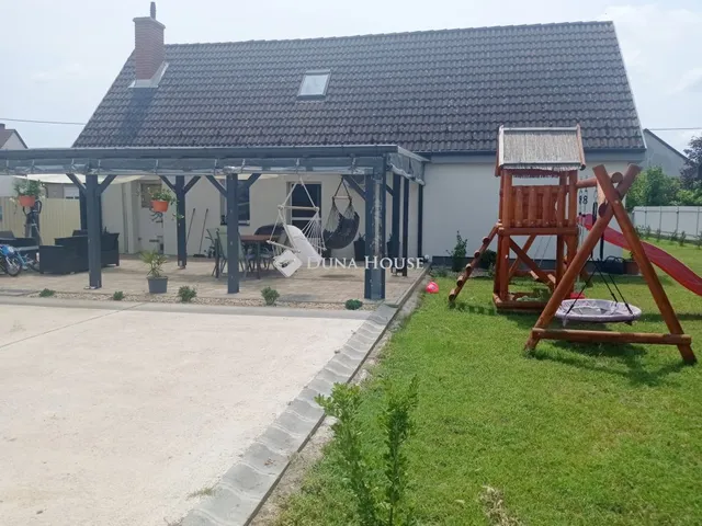 Eladó ház Balkány 196 nm