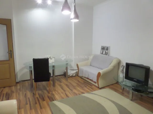 Kiadó lakás Nyíregyháza, Hősök tere 53 nm