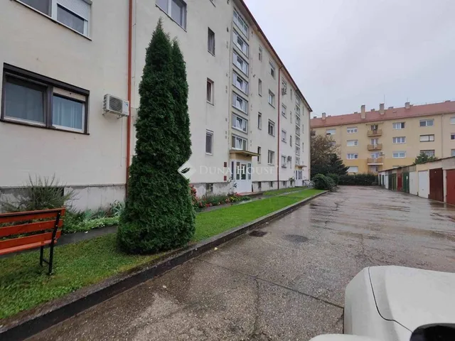 Eladó garázs Nyíregyháza 17 nm