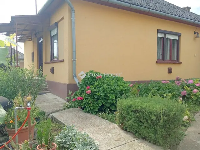 Eladó ház Tiszabercel 80 nm
