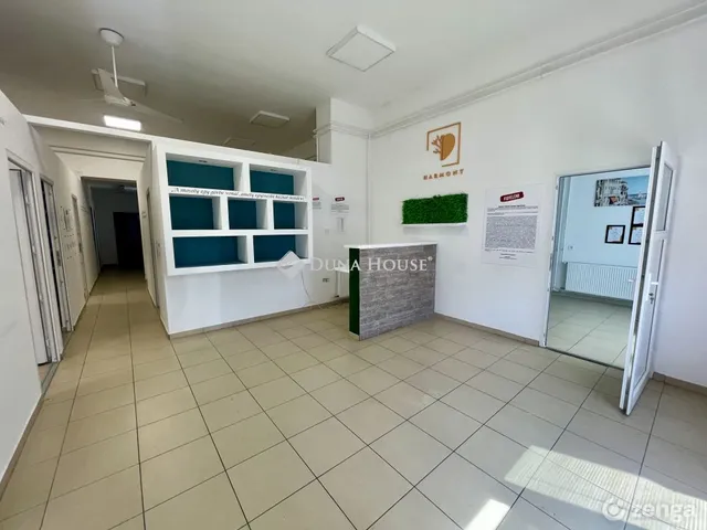 Kiadó kereskedelmi és ipari ingatlan Nyíregyháza 200 nm