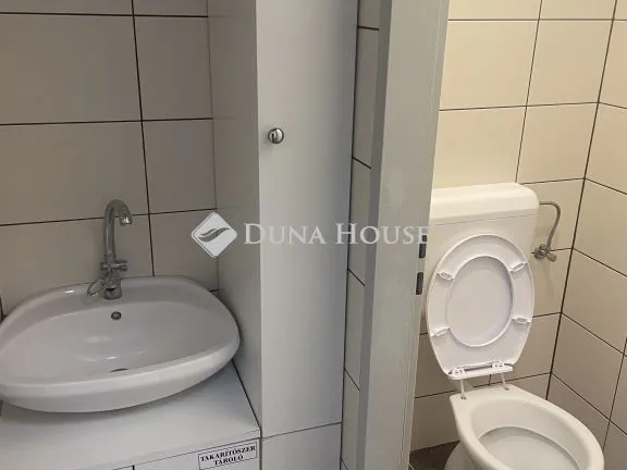 Kiadó kereskedelmi és ipari ingatlan Nyíregyháza 29 nm