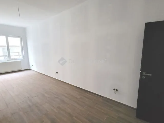 Kiadó kereskedelmi és ipari ingatlan Érd 28 nm
