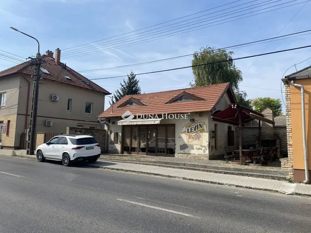 Eladó kereskedelmi és ipari ingatlan Martonvásár 43 nm