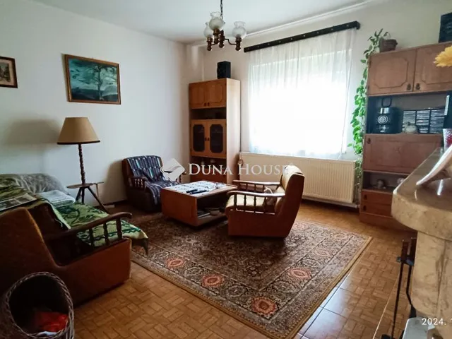 Eladó ház Érd 220 nm