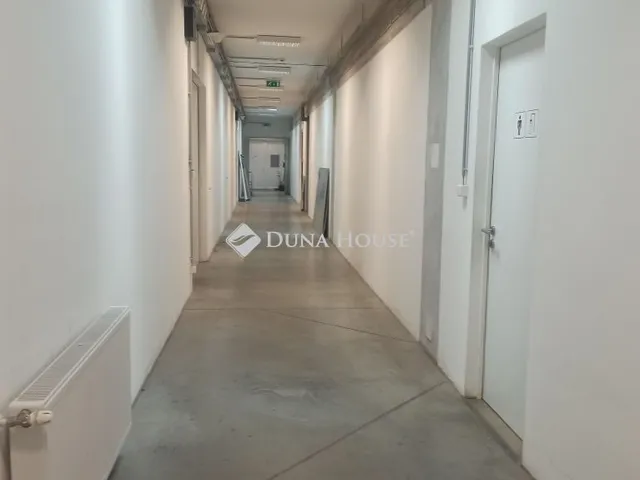 Eladó kereskedelmi és ipari ingatlan Sóskút 1630 nm