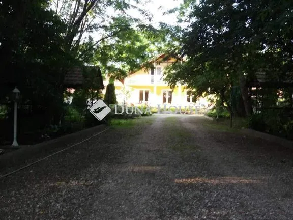 Eladó ház Újlengyel, Dánosi dűlő 280 nm