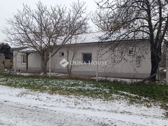 Eladó ház Baracska 130 nm