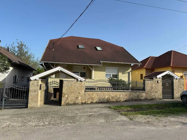 Eladó ház Százhalombatta 176 nm