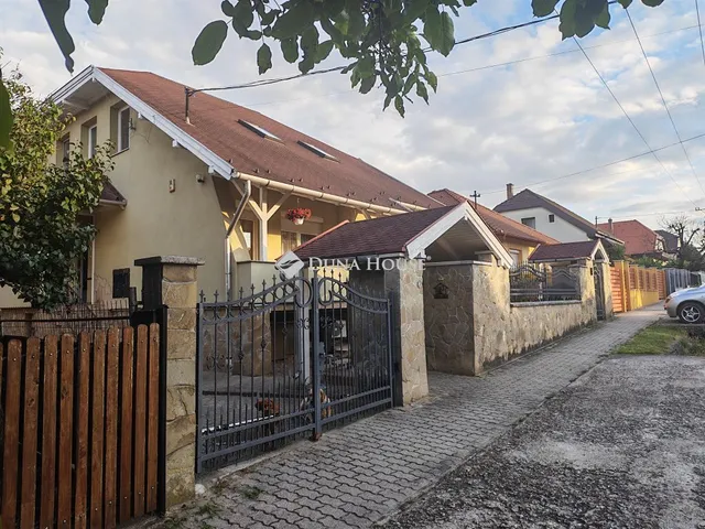Eladó ház Százhalombatta 229 nm