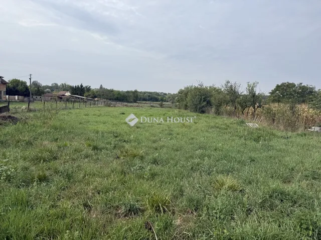 Eladó telek Kajászó, Arany János utca 1219 nm