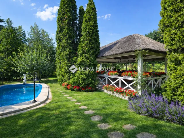 Eladó ház Érd 236 nm