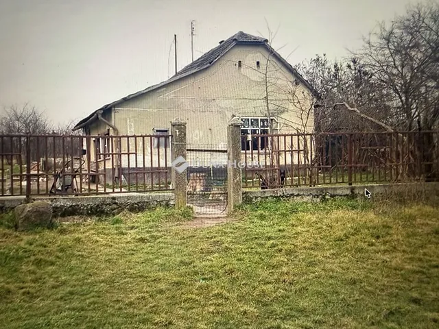 Eladó ház Perkáta 50 nm