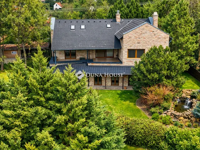 Eladó ház Érd 256 nm