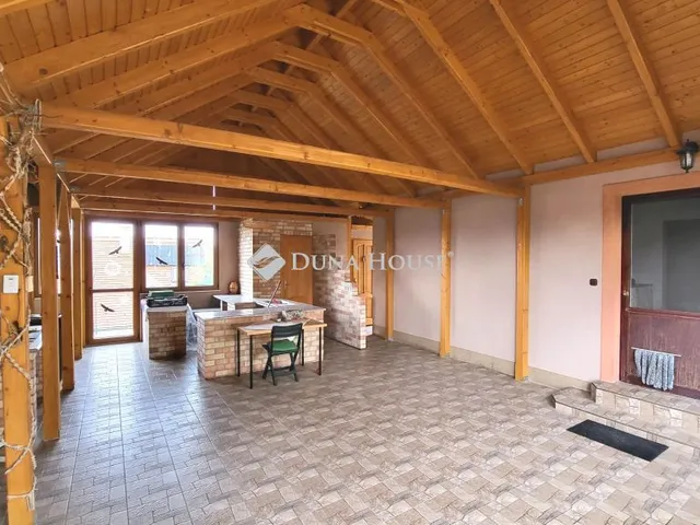 Eladó ház Érd 230 nm