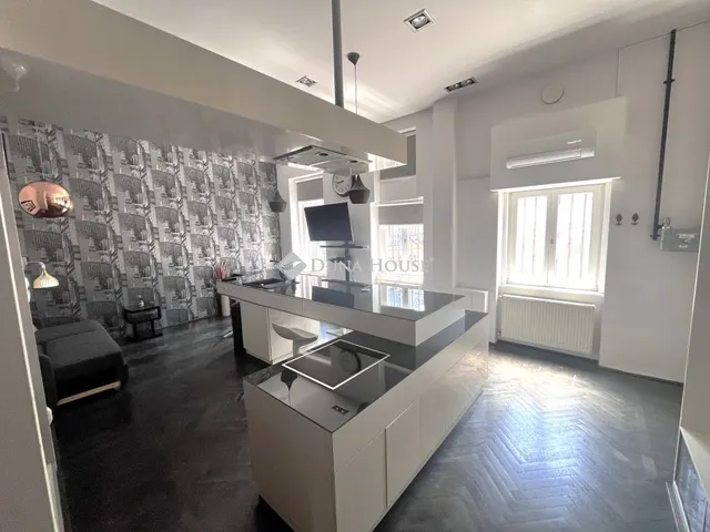 Eladó lakás Budapest VI. kerület 112 nm
