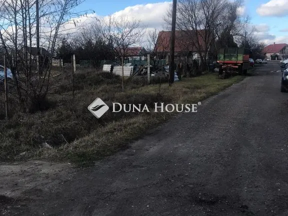 Eladó telek Cegléd 1099 nm