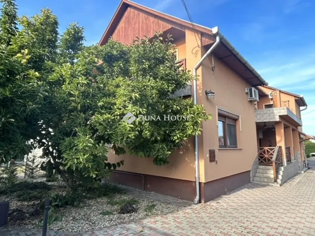 Eladó ház Vecsés 200 nm