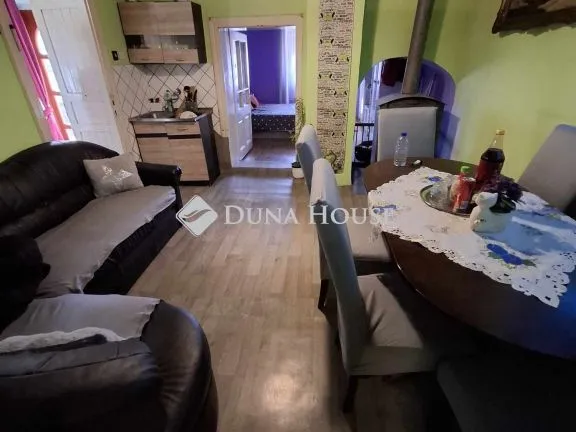 Eladó ház Tápióbicske 45 nm