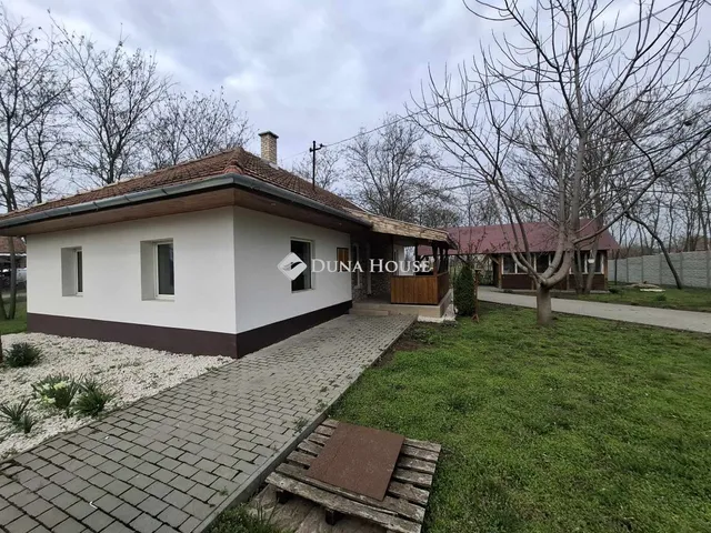 Eladó ház Tápiószele 76 nm