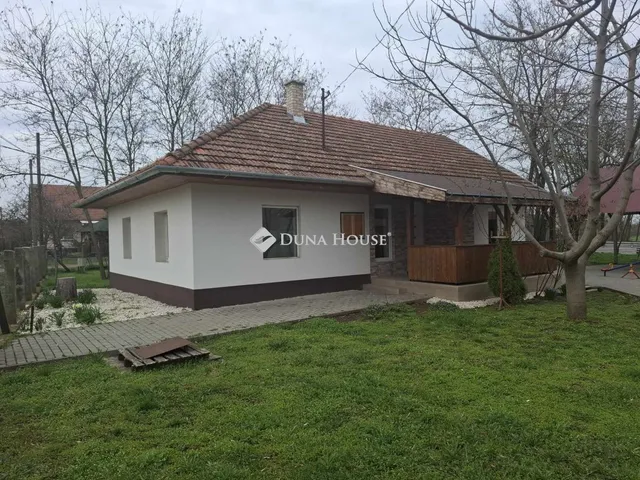 Eladó ház Tápiószele 76 nm