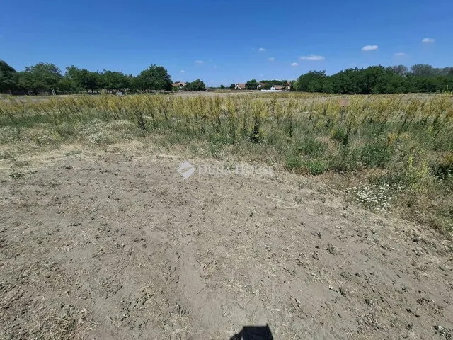 Eladó telek Újszilvás 2113 nm