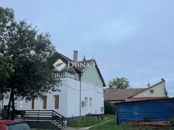 Eladó lakás Göd, Pesti út 76 nm