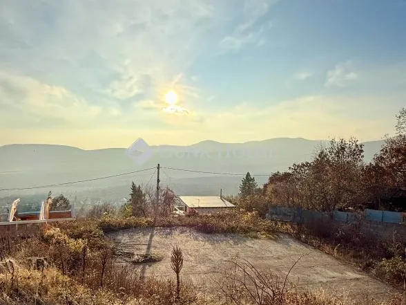 Eladó telek Szentendre 2000 nm