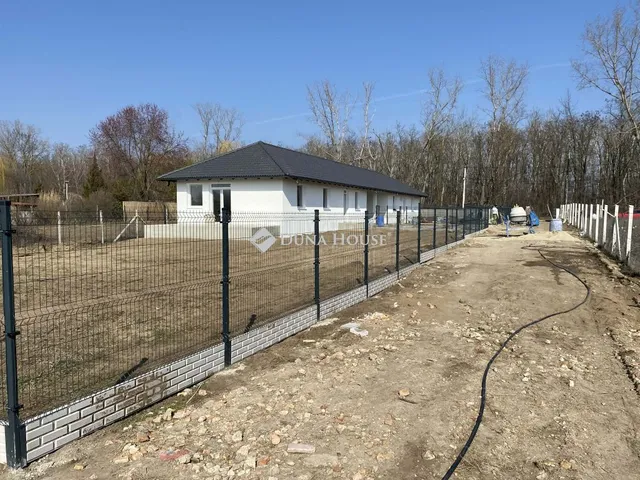 Eladó ház Dánszentmiklós 78 nm