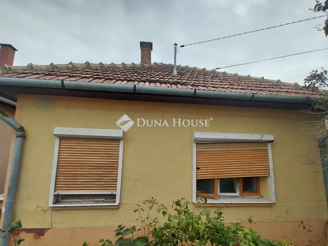 Eladó ház Törtel 43 nm