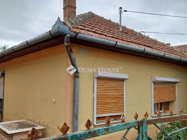 Eladó ház Törtel 43 nm