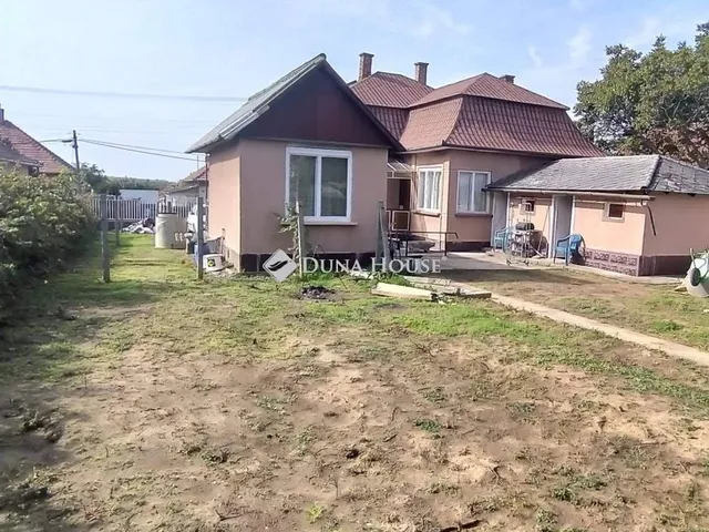 Eladó ház Péteri 77 nm