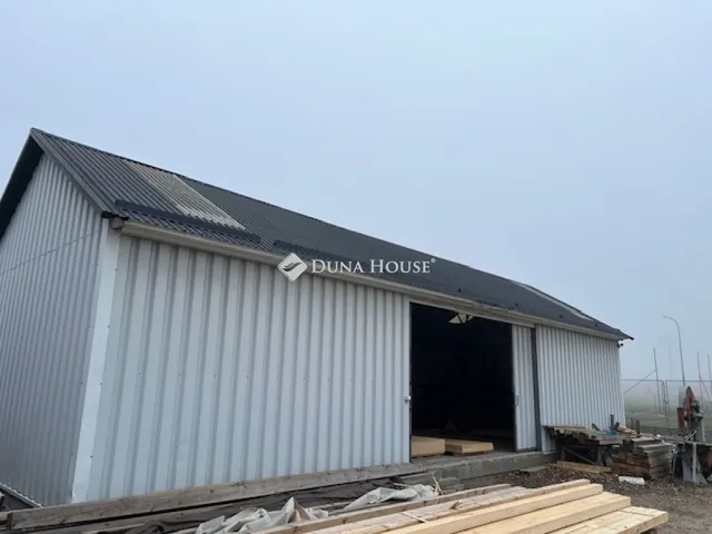 Kiadó kereskedelmi és ipari ingatlan Pilis, Kossuth Lajos út 49 nm