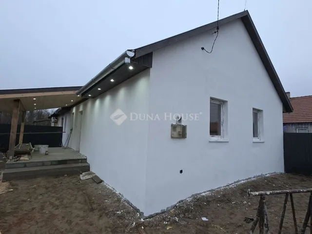 Eladó ház Tápióbicske 74 nm