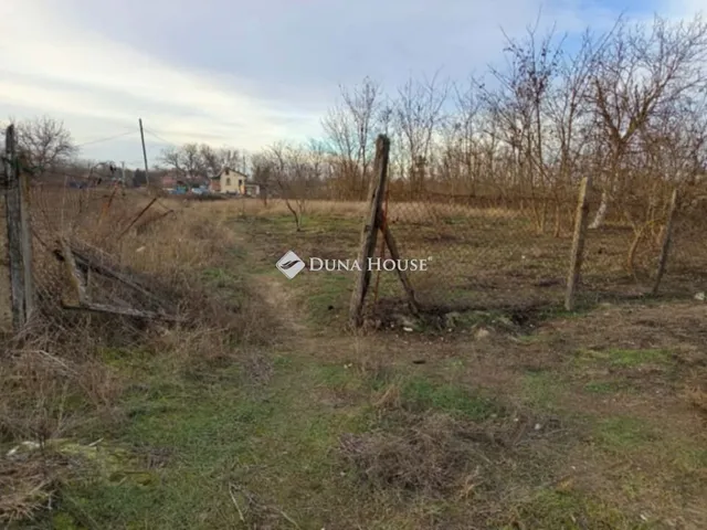 Eladó telek Csemő 1147 nm