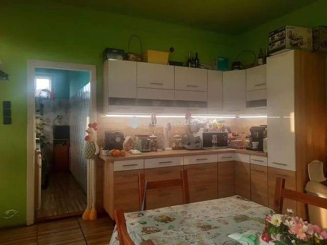 Eladó ház Újhartyán 168 nm