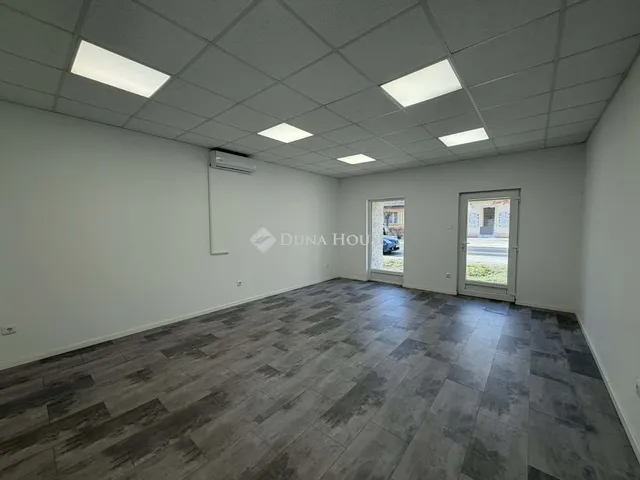 Kiadó kereskedelmi és ipari ingatlan Albertirsa 70 nm
