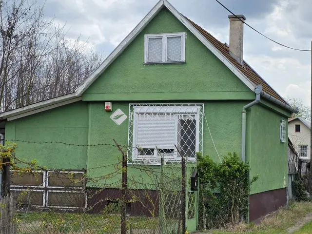 Eladó üdülő és hétvégi ház Tápiószentmárton 56 nm