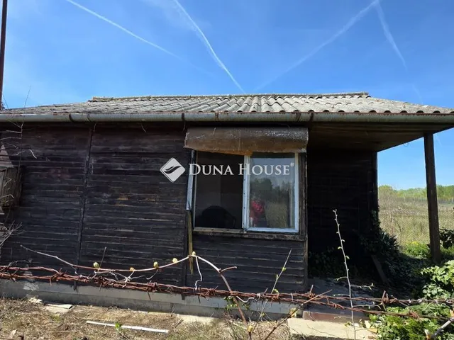 Eladó telek Tápiószentmárton 708 nm