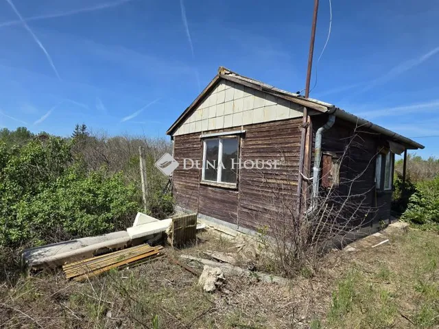 Eladó telek Tápiószentmárton 708 nm