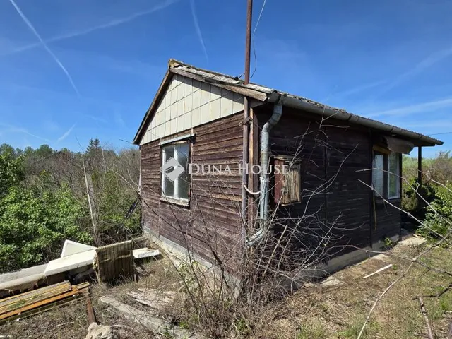 Eladó telek Tápiószentmárton 708 nm