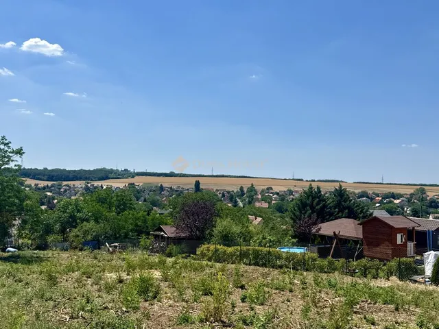 Eladó telek Pécel, Álmos vezér utca 1115 nm