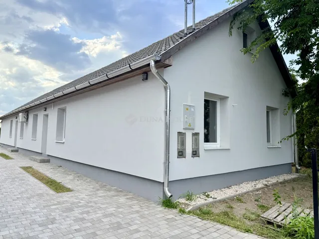 Eladó ház Szentlőrinckáta 160 nm