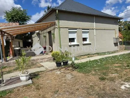Eladó ház Újszász 76 nm