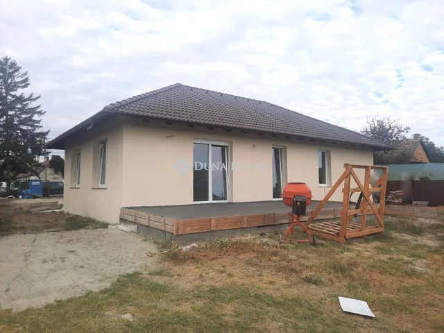 Eladó ház Dabas 90 nm