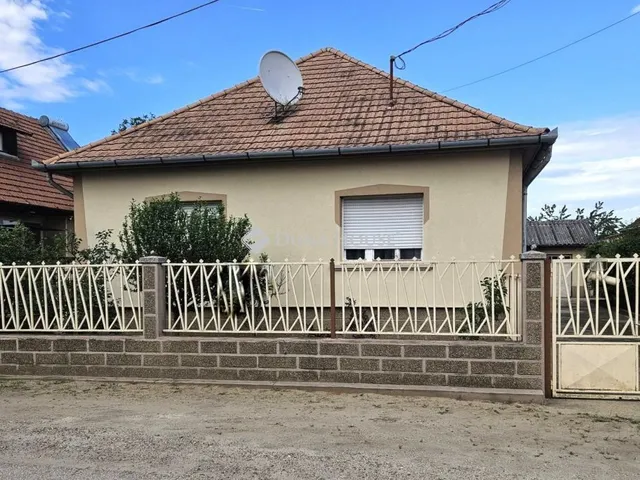 Eladó ház Dabas 99 nm
