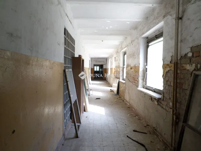 Eladó kereskedelmi és ipari ingatlan Kecskemét 3219 nm